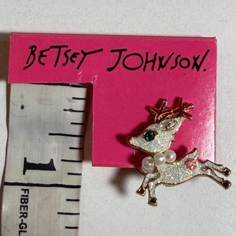 Betsey Johnson Vintage Christmas Reindeer Pin Glitter Faux Pearl Kiss Mark Gold - Picture 2 of 3